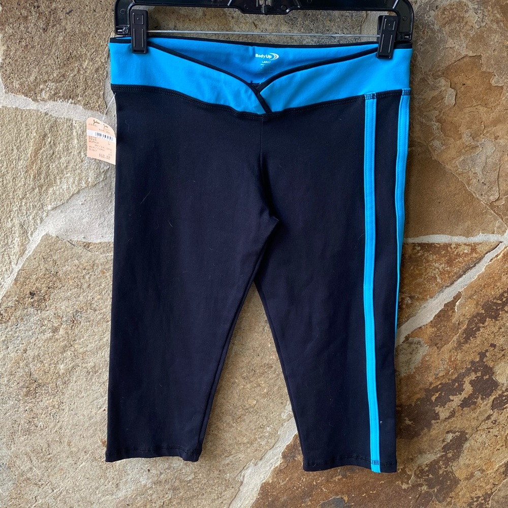 NWT women’s Body Up yoga pants